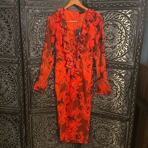 Prettylittlething sexy red dress. NWT. size 4.